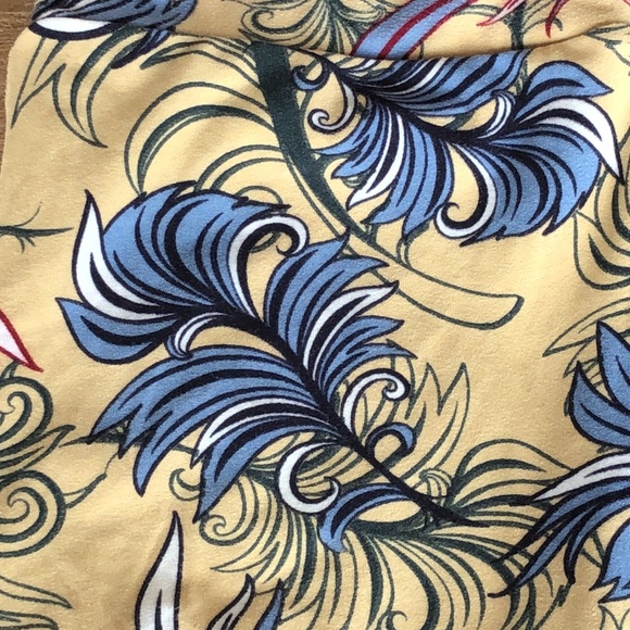 One Size Printed Leggings - Picture 2 of 6